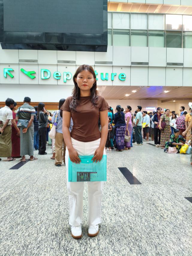 技能実習生 1 名出国